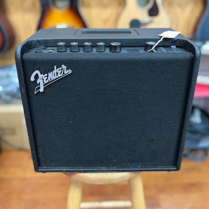 USED Fender Mustang LT25 Guitar Combo Amp