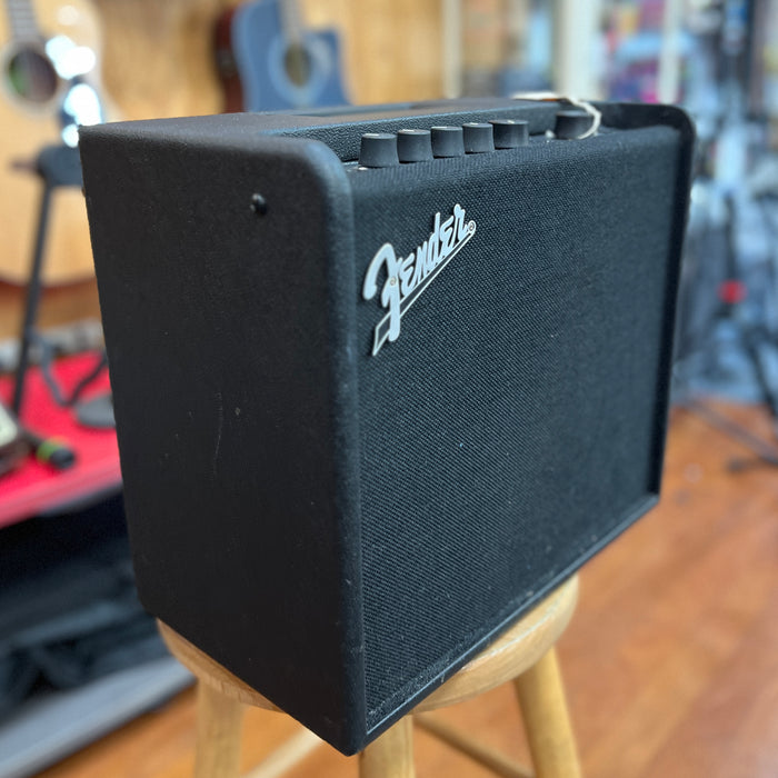 USED Fender Mustang LT25 Guitar Combo Amp