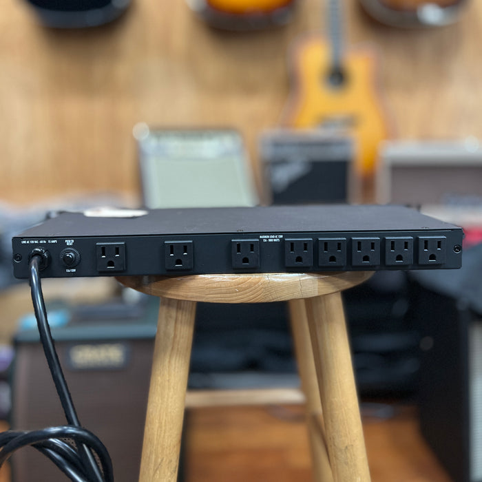 USED Furman M-8DX Power Conditioner