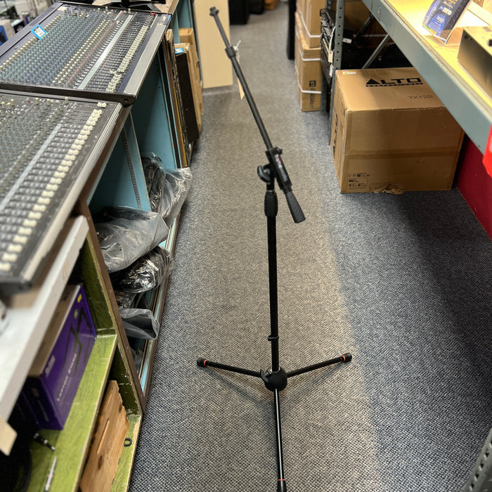USED Gator Frameworks Tripod Mic Stand with Telescoping Boom