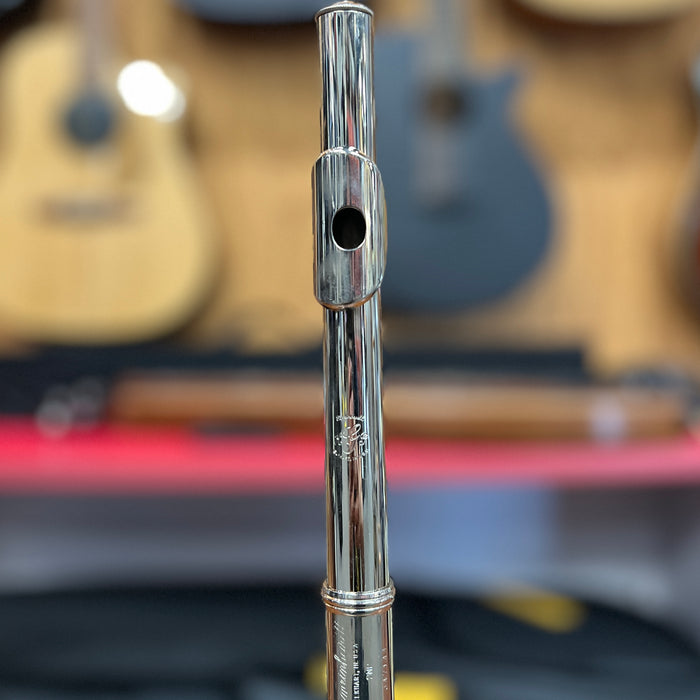 USED Gemeinhardt 2NP Closed-Hole Flute Outfit (J47144)