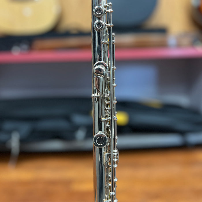 USED Gemeinhardt 2NP Closed-Hole Flute Outfit (J47144)
