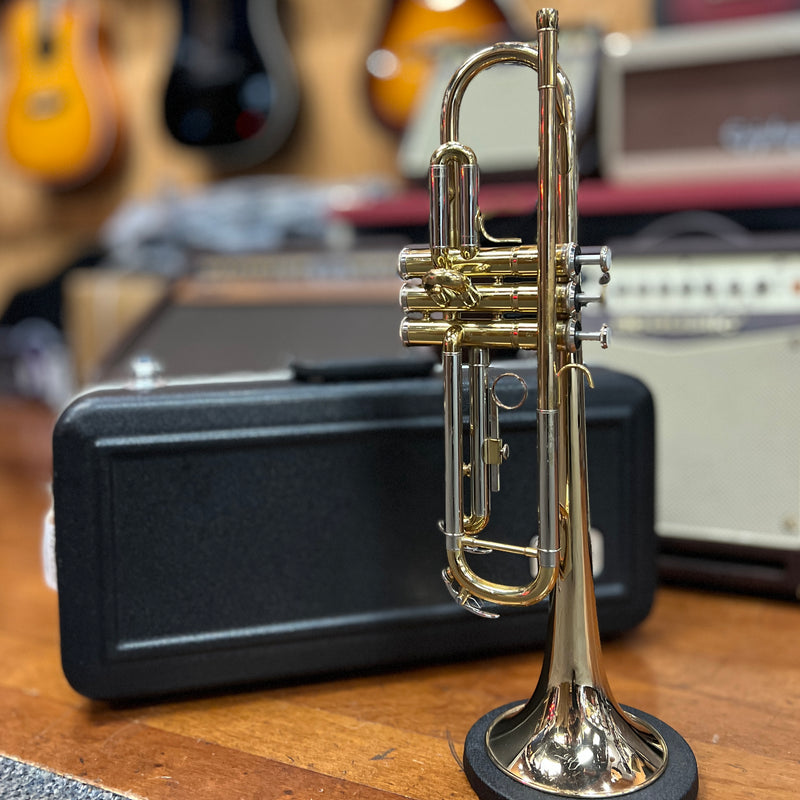 USED Giardinelli GTR-301 Student Trumpet Outfit -70000077370100
