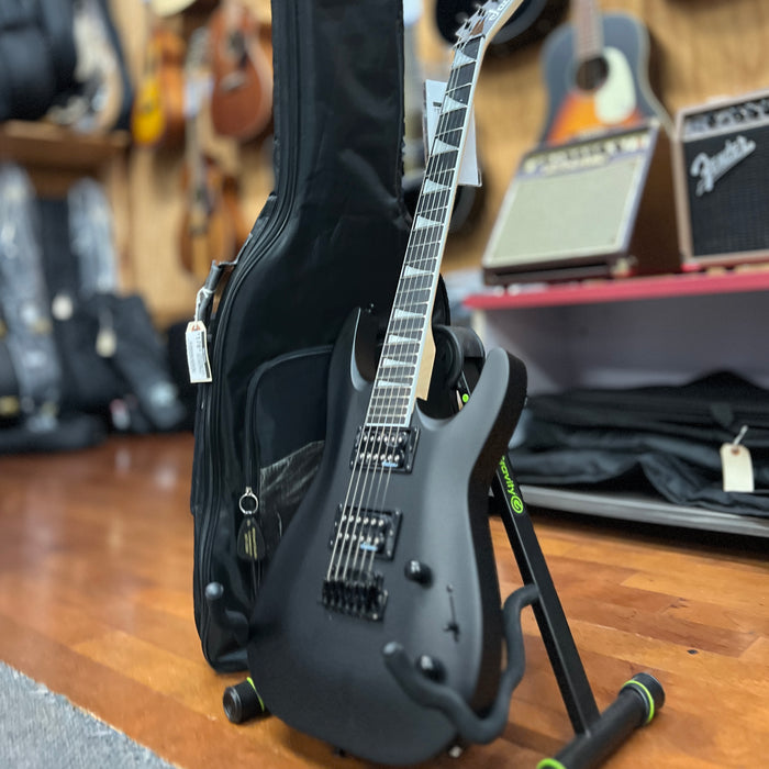 USED Jackson Dinky Arch Top JS22 DKA - Satin Black w/ Bag