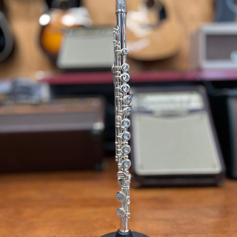 USED Jupiter CEF-510 Student Flute Outfit, Gold Lip Plate