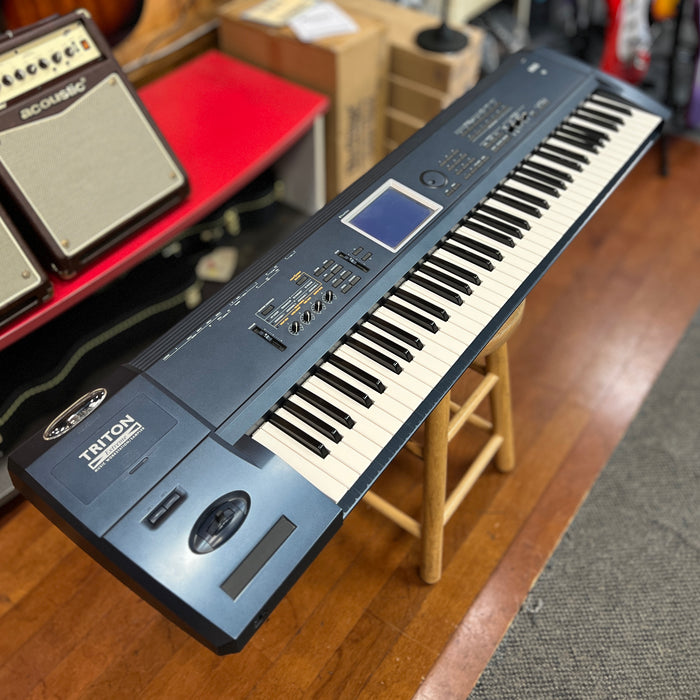 USED Korg Triton Extreme 76 76-Key Keyboard Workstation