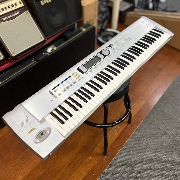 USED Korg Triton Le 76 Workstation Keyboard