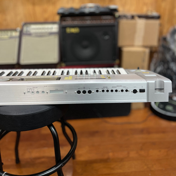 USED Korg Triton Le 76 Workstation Keyboard