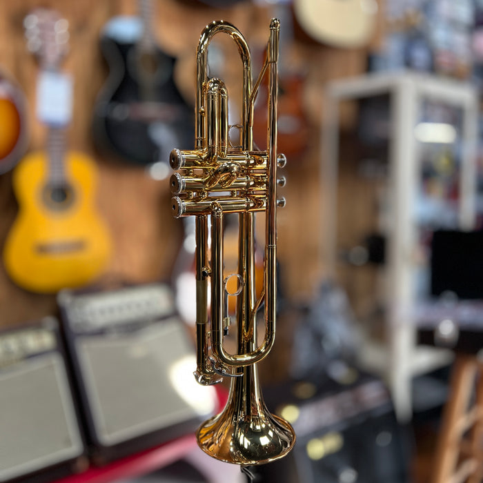 USED MINT Yamaha YTR-2330 Student Bb Trumpet, Gold Lacquer