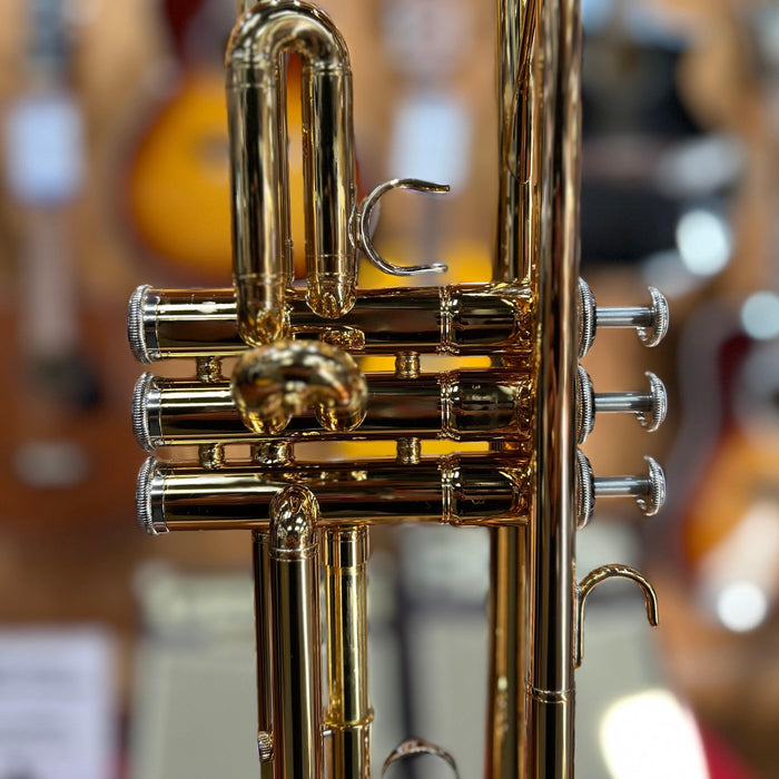 USED MINT Yamaha YTR-2330 Student Bb Trumpet, Gold Lacquer