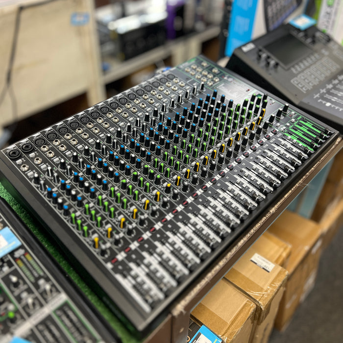 USED Mackie ProFX22v3 22-Channel Professional Mixer with USB