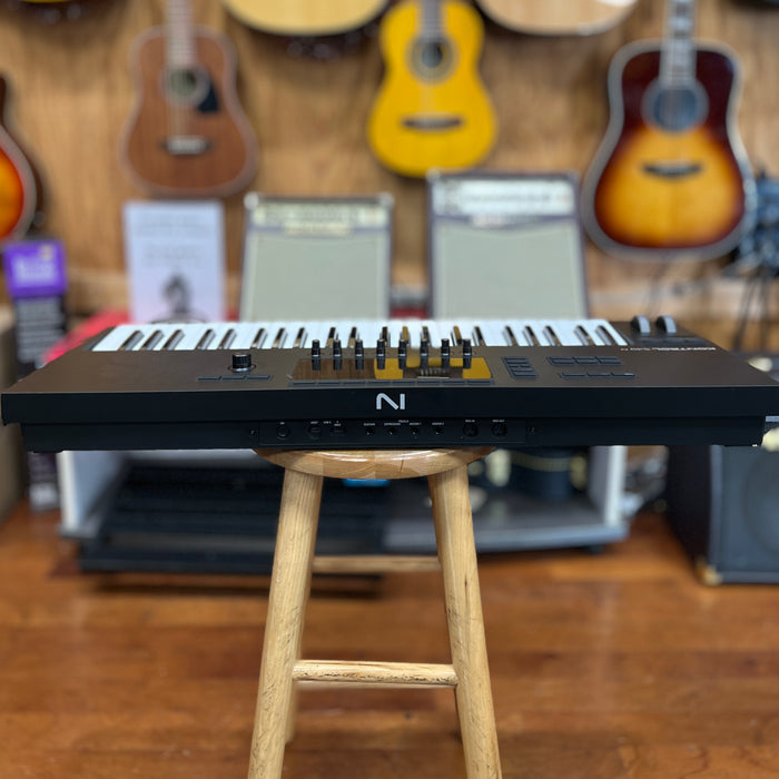 USED Native Instruments Kontrol S49 Mk3 49-key Smart Keyboard Controller