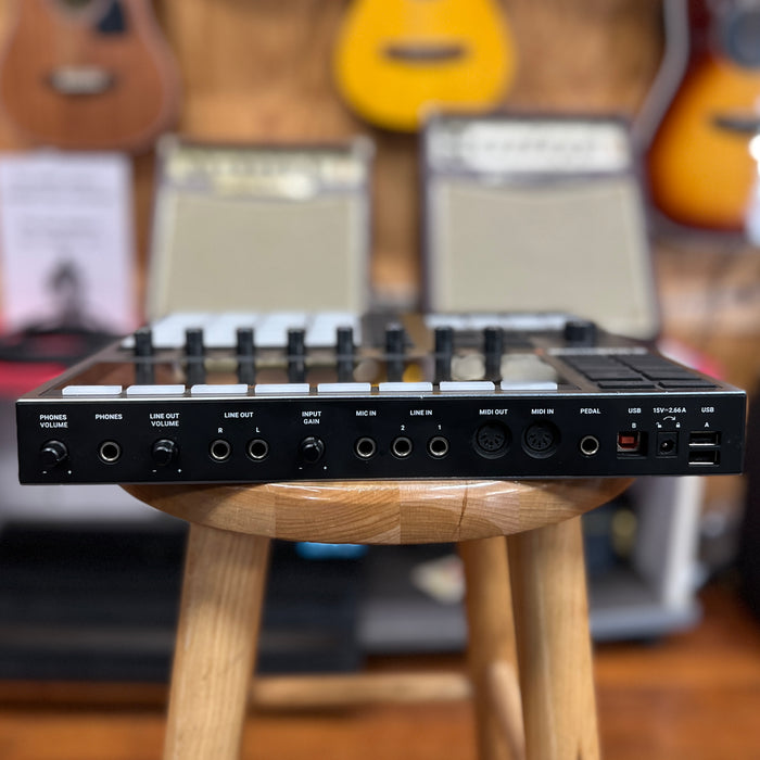 USED Native Instruments MASCHINE+ Standalone Groovebox and Sampler