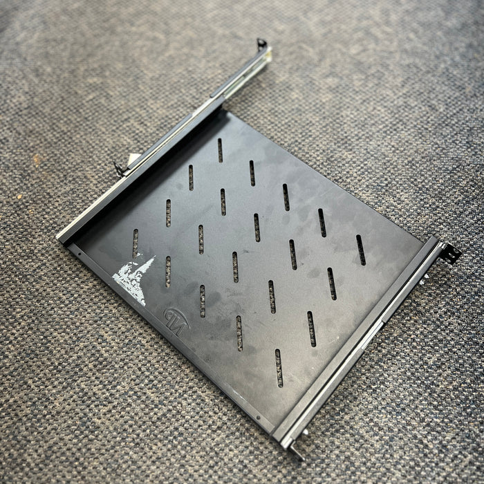 USED NavePoint 1U Vented Sliding 4-Post Adjustable 22" - 24" (550mm) Deep