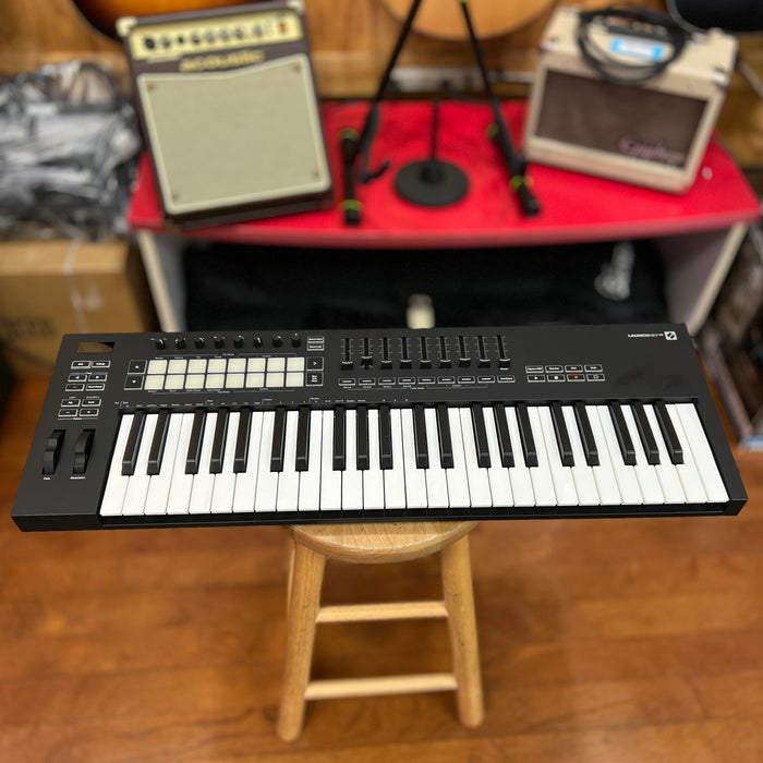 USED Novation Launchkey 49 MK3 USB Midi Keyboard Controller