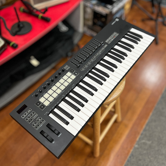 USED Novation Launchkey 49 MK3 USB Midi Keyboard Controller