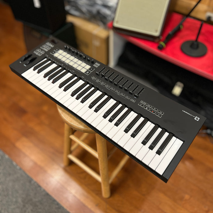 USED Novation Launchkey 49 MK3 USB Midi Keyboard Controller