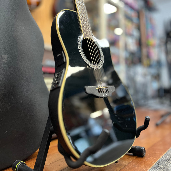USED Ovation Celebrity  CC057 Acoustic Guitar/ OHSC
