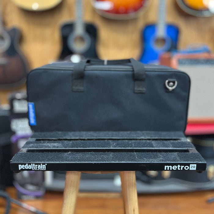 USED Pedaltrain Metro 20 20-inch x 8-inch Pedalboard with Soft Case