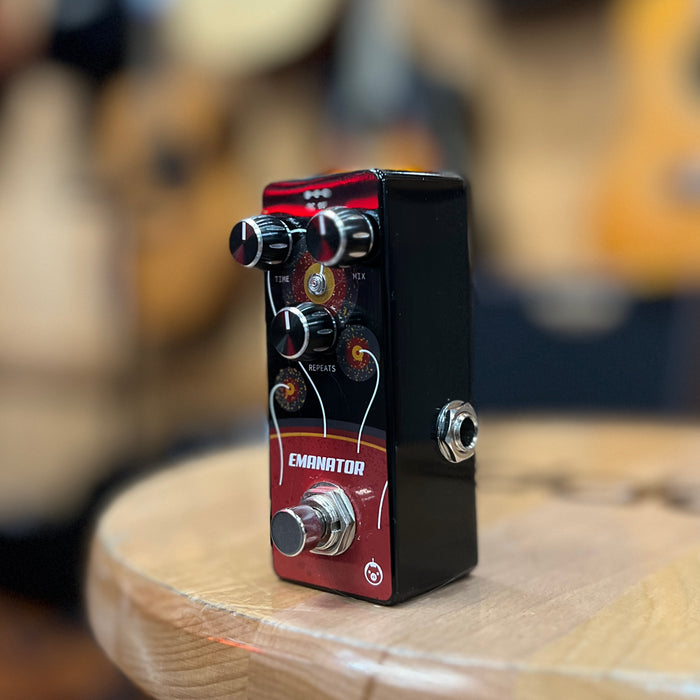 USED Pigtronix Emanator Delay Effects Pedal Black and Red