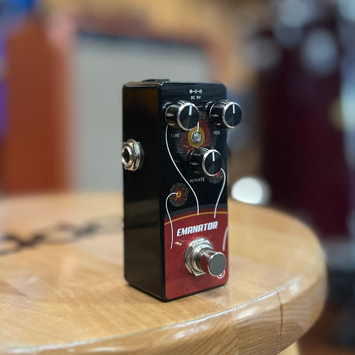 USED Pigtronix Emanator Delay Effects Pedal Black and Red