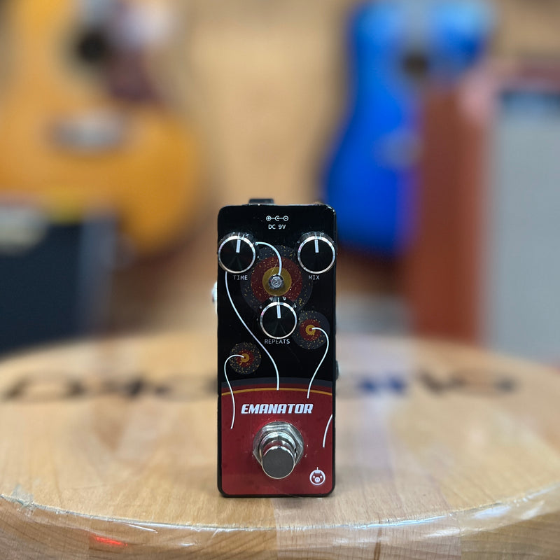 USED Pigtronix Emanator Delay Effects Pedal Black and Red