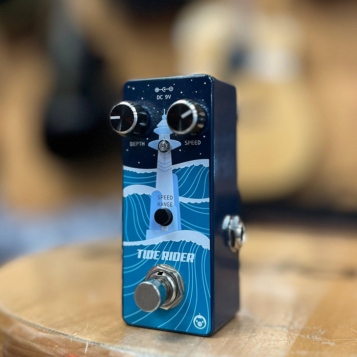 USED Pigtronix Tide Rider Chorus  Pedal