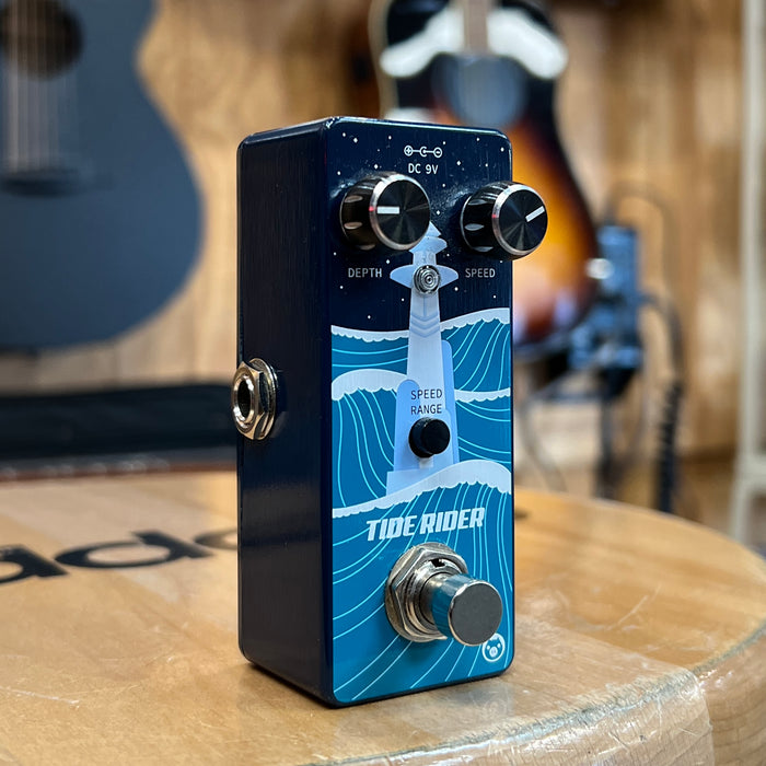 USED Pigtronix Tide Rider Chorus  Pedal