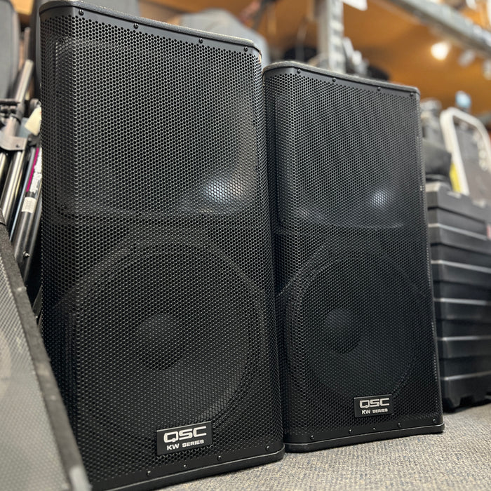 USED QSC KW152 15" 1,000W Active 2-Way Loudspeakers  PAIR w/ QSC Covers