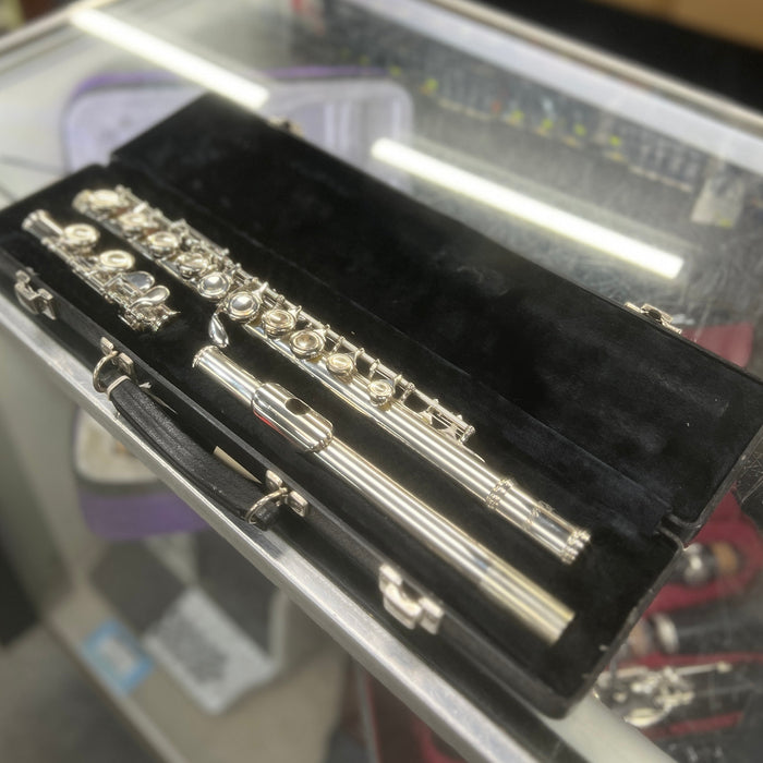 USED Rossetti 52N Nickel-plated Student Flute Outfit Serial # 522008) w/ Gemeinhardt Case