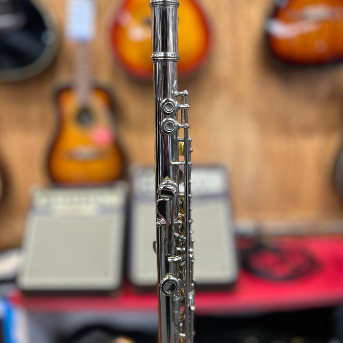 USED Rossetti Education Series Nickel Plated Student Flute Outfit