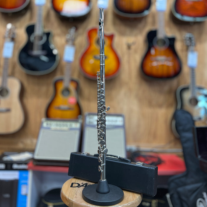 USED Rossetti Education Series Nickel Plated Student Flute Outfit