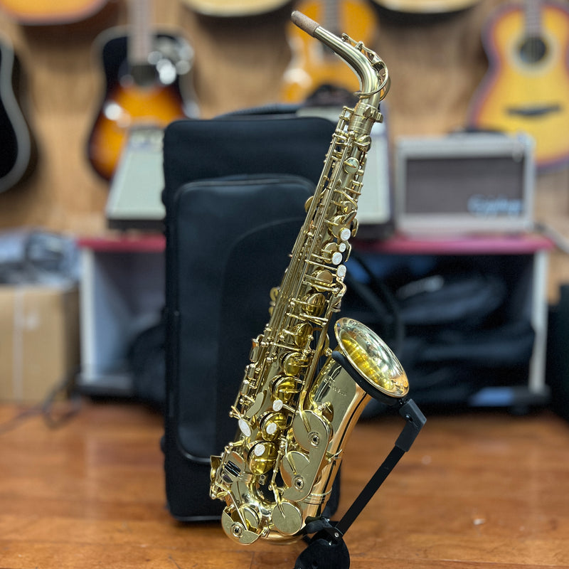 USED Rossetti Student Alto Saxophone Outfit 22008