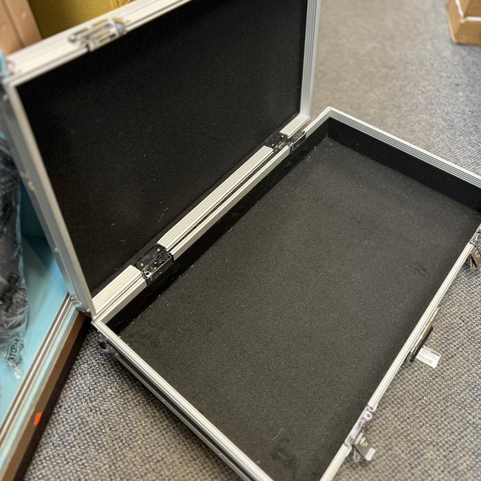 USED Seismic Audio  SARPBC2 - 32" Pedal Board/Mixer/ DJ Controller Case