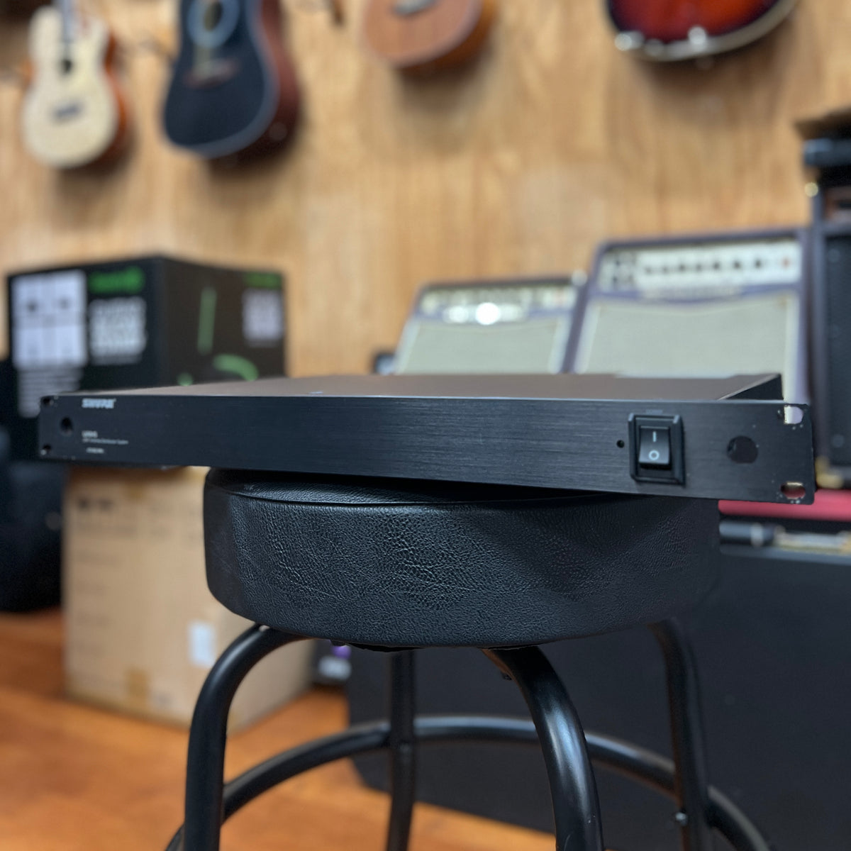 USED Shure UA845-SWB 5-Way Wideband UHF Antenna Splitter/Power Distrib ...