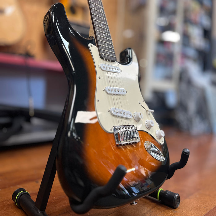 USED Silvertone Strat-Style Electric Guitar, Sunburst
