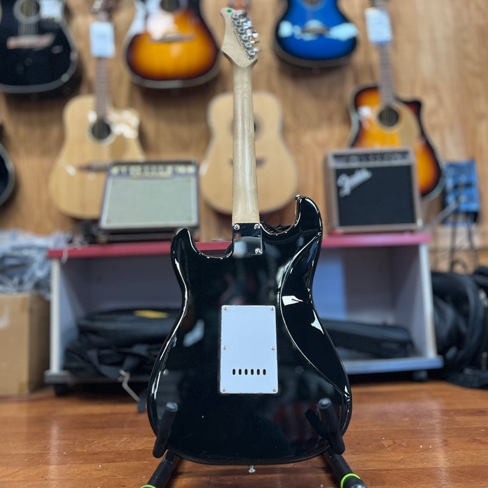 USED Silvertone Strat-Style Electric Guitar, Sunburst