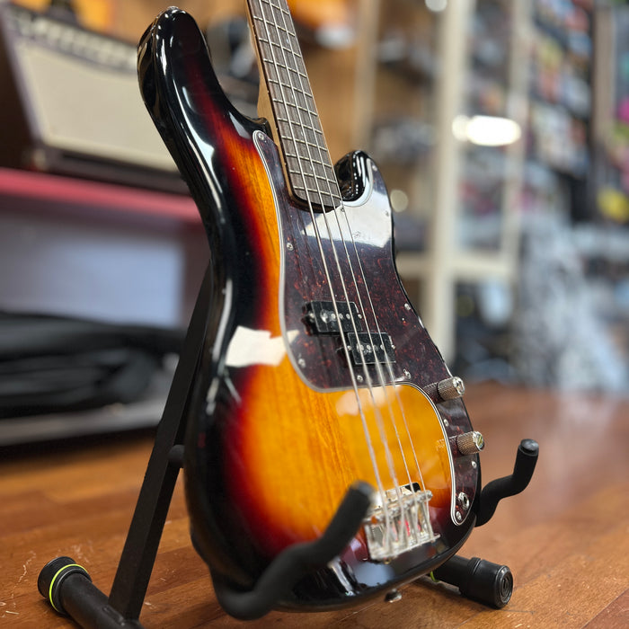 USED Squier Classic Vibe '60s Precision Bass, 3-Tone Sunburst