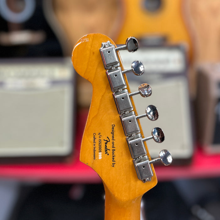 USED Squier Classic Vibe '60s Stratocaster, Laurel Fingerboard, Candy Apple Red w/ Bag
