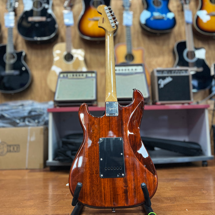 USED Squier Classic Vibe '70s Stratocaster HSS Electric Guitar, Walnut