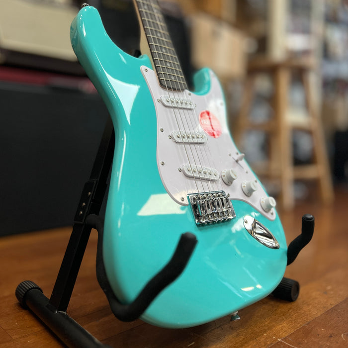 USED Squier Sonic Stratocaster Limited-Edition Electric Guitar Surf Green