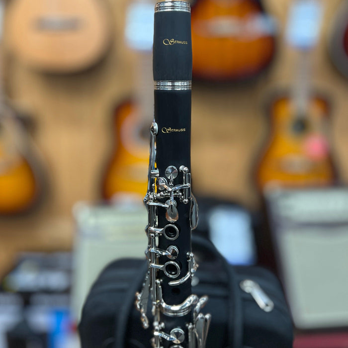 USED Strauss 6300 Series Bb Student Clarinet Outfit SER # SL033023S006