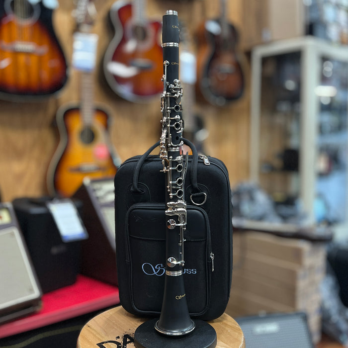 USED Strauss 6300 Series Bb Student Clarinet Outfit SER # SL033023S006