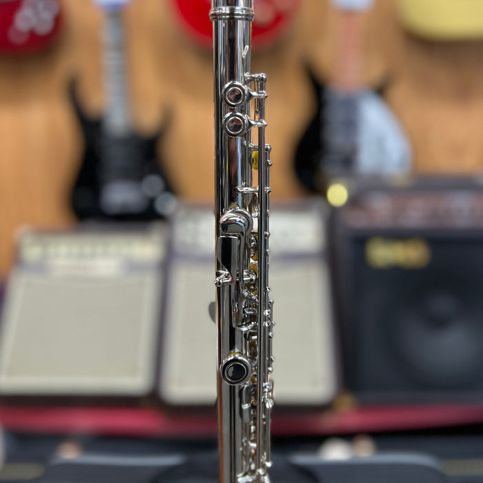 USED Strauss 6300 Series Student Flute Outfit - SL030524S013