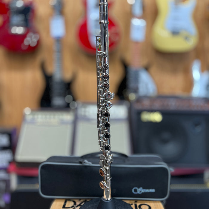 USED Strauss 6300 Series Student Flute Outfit - SL030524S013