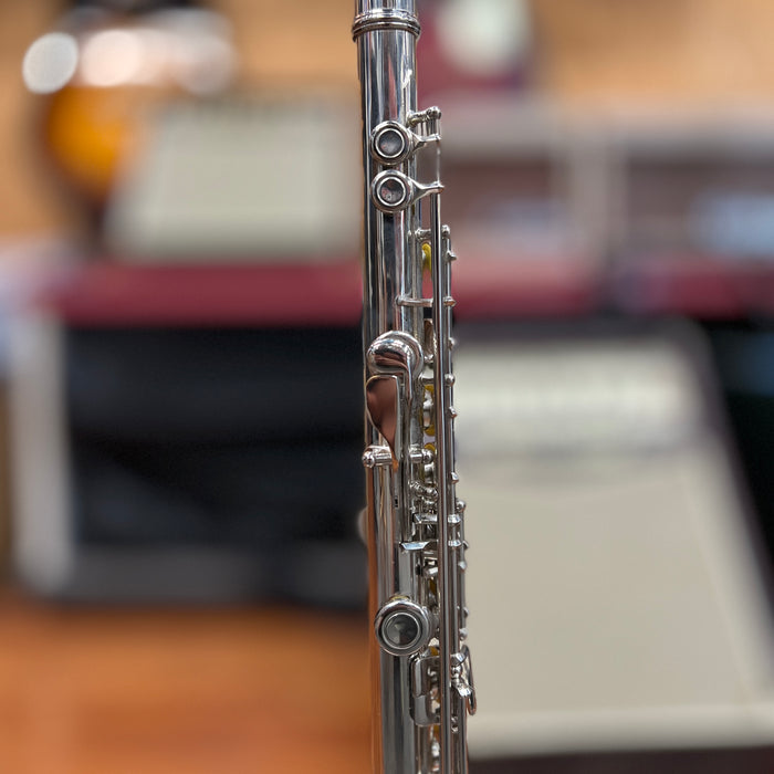 USED Strauss 6300 Series Student Flute Outfit - SL030524S030