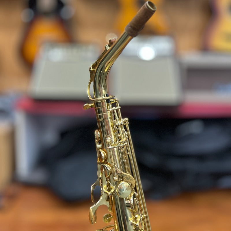 USED Strauss 6300 Student Alto Saxophone Outfit DCAS111090)