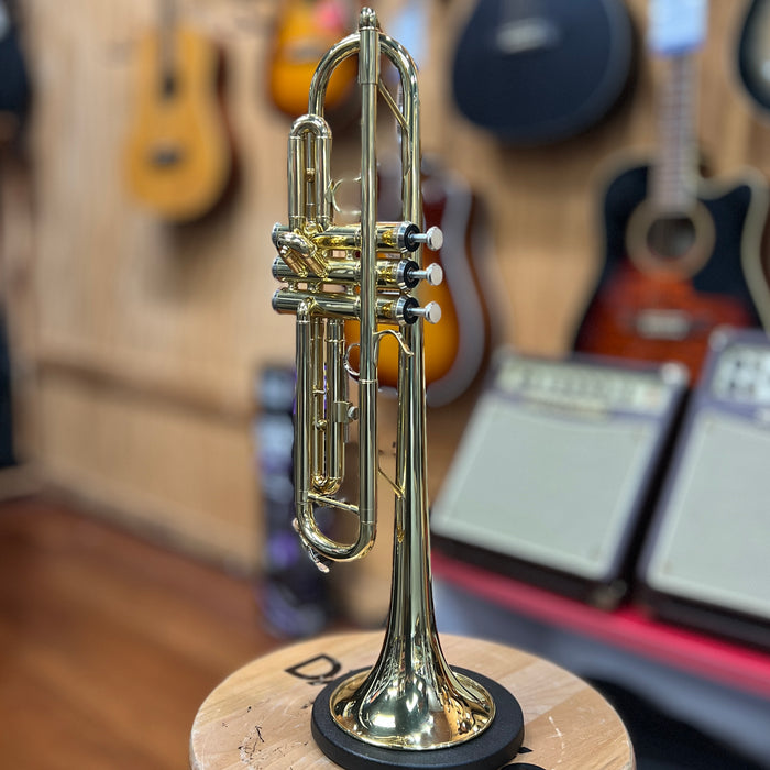 USED Strauss 6300 Student Trumpet Outfit with Case and Mouthpiece, #24S040