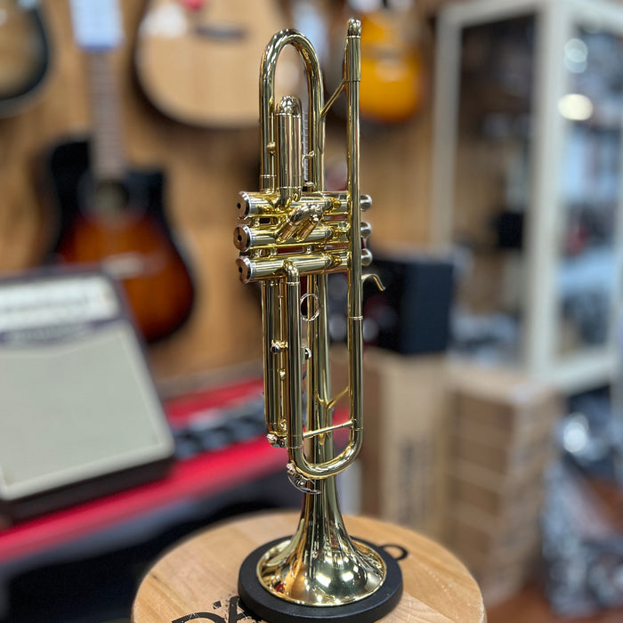 USED Strauss 6300 Student Trumpet Outfit with Case and Mouthpiece, #24S040