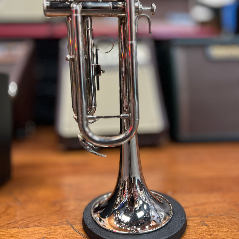 USED Strauss 6301 Student Trumpet Outfit, Nickel